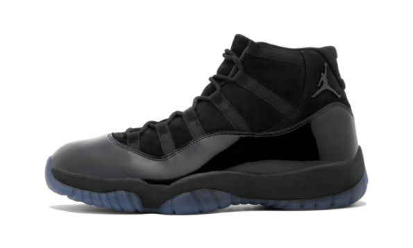 J11 RETRO CAP & GOWN